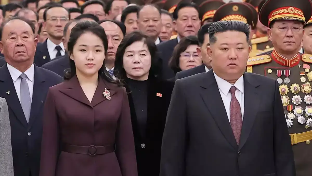 Ким Чен Ын жасөспірім қызын зымыран басқару құрылымына тартты