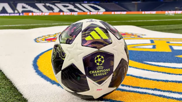 Футболиста "Реала" унесли c поля на носилках в матче ЛЧ: известно его состояние