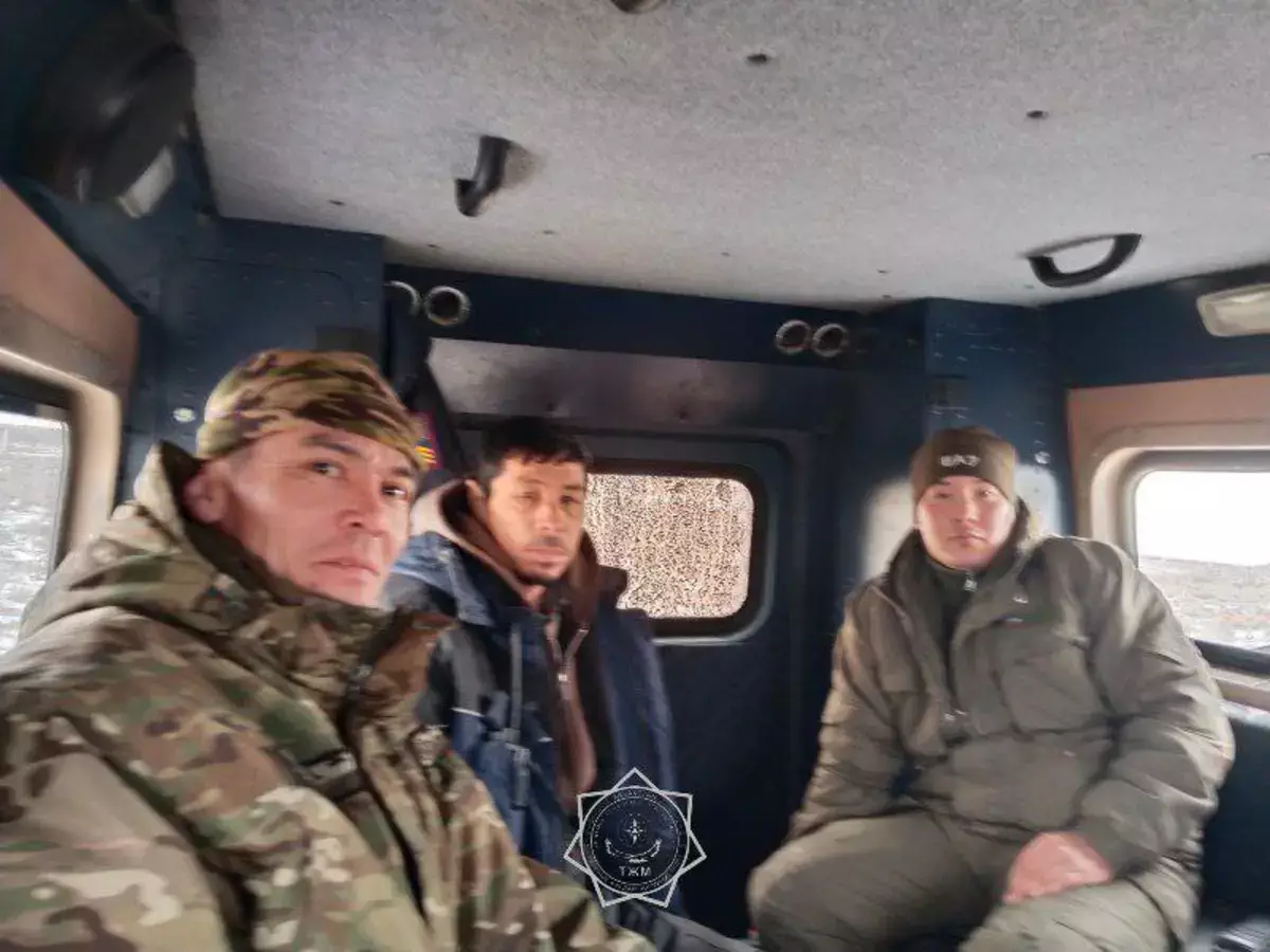 В Бейнеуском районе двух мужчин вернули в цивилизацию с помощью дрона - новости на Lada.kz 26.02.2026