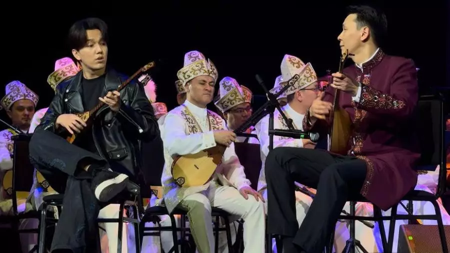 Димаш Кудайберген выступил на творческом вечере Абылая Тлепбергена