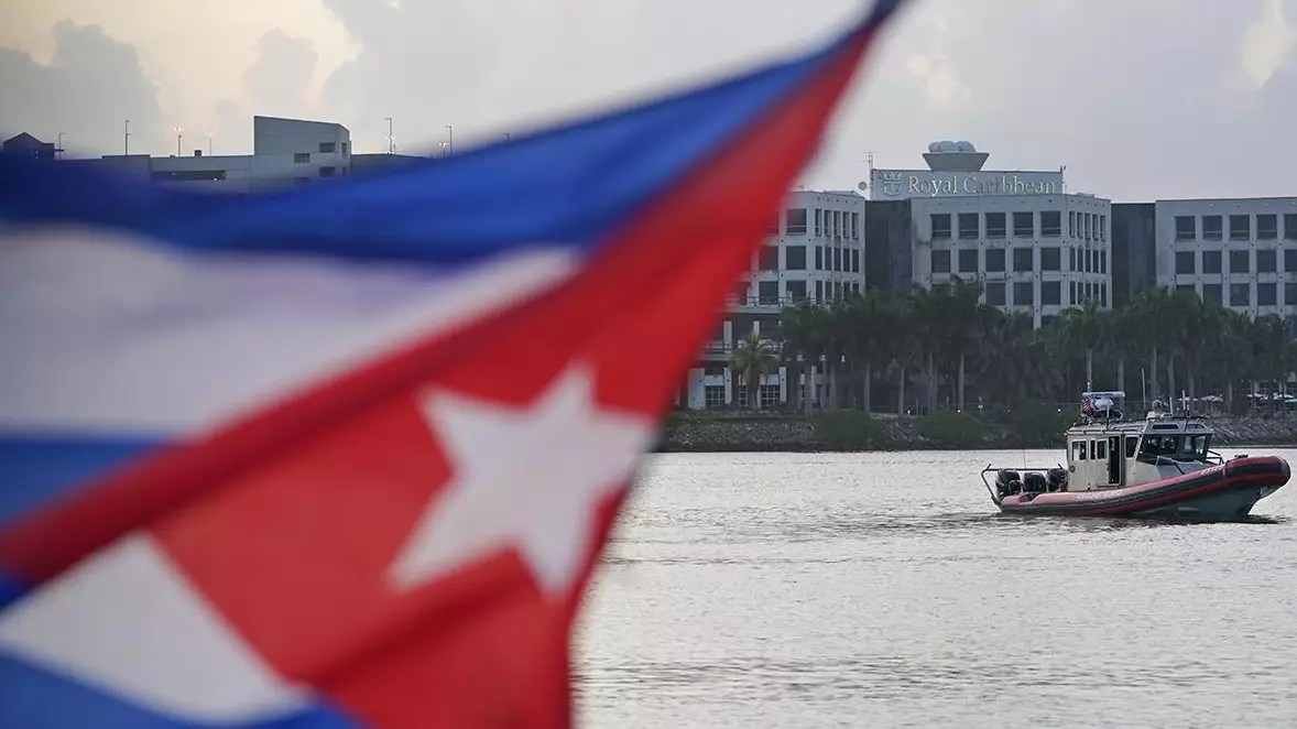 "Төрт адам қаза тауып, алтауы жараланған". Куба министрлігі Америка жалауы ілінген кеме жолаушыларының ел аумағына кірмек болғанын мәлімдеді