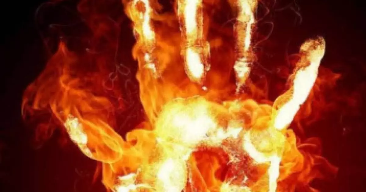  17 жастағы қызының жүкті екенін біліп қойған анасы өз-өзін өртеп жіберген 