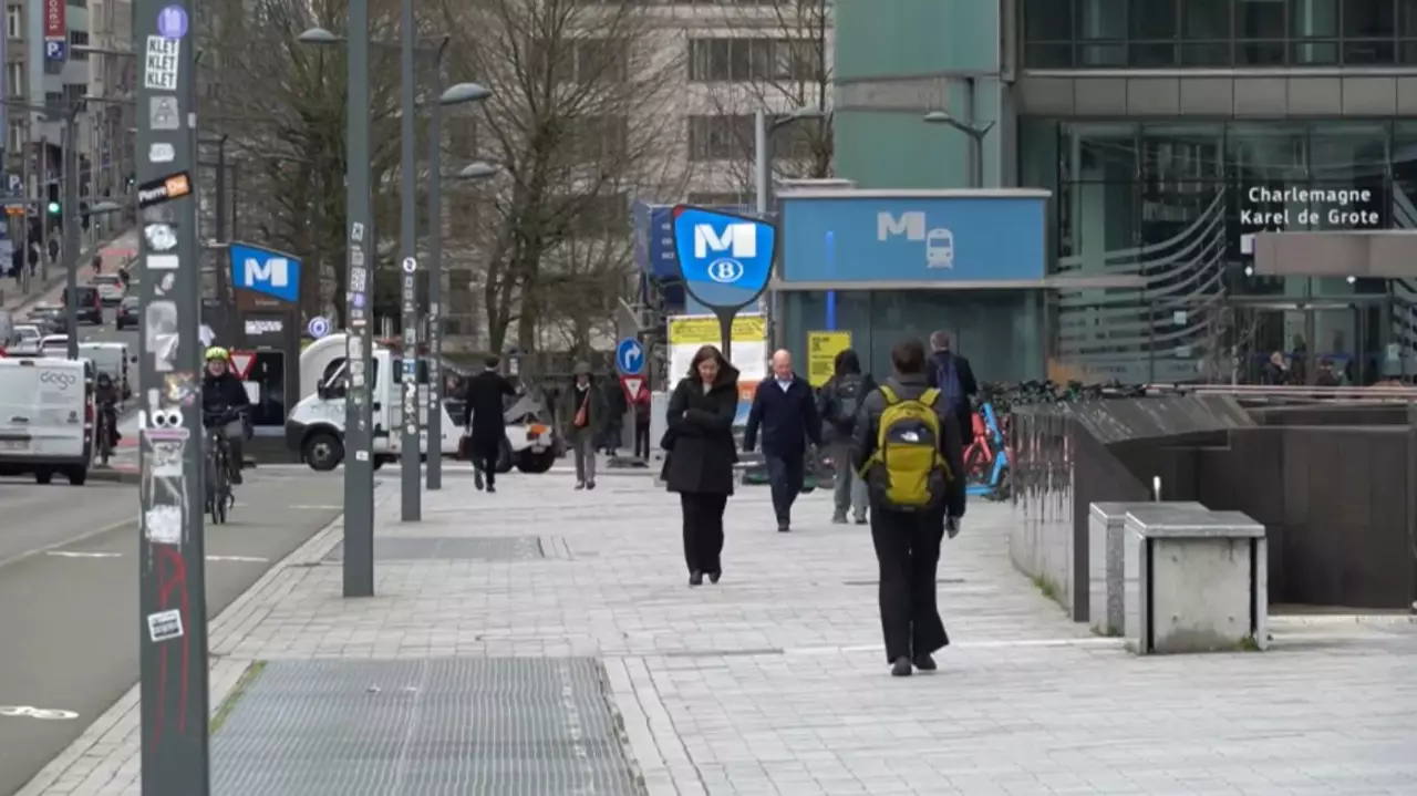 Жасанды интеллектінің еңбек нарығына әсері