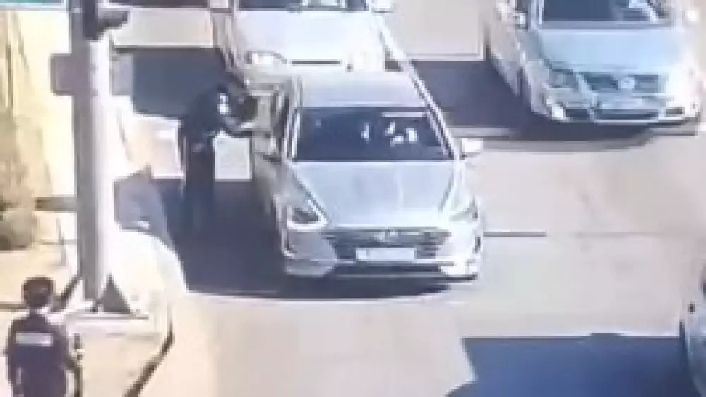 Водителя с долгом в 15 миллионов тенге поймали в Шымкенте