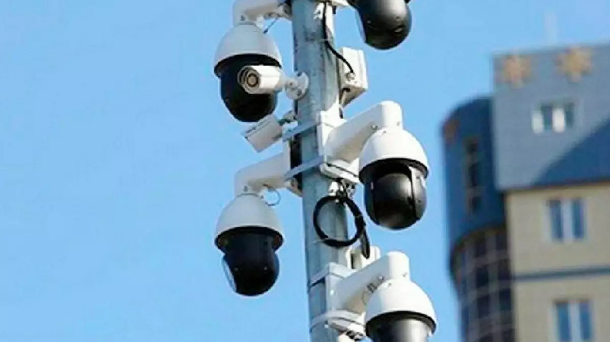 С 12 марта камеры в Казахстане начнут штрафовать за мусор, курение и переход дороги в неположенном месте