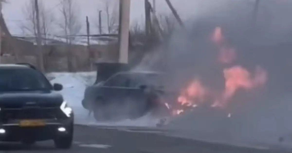  Петропавлдағы көшеде жеңіл автокөлік өртеніп кетті 
