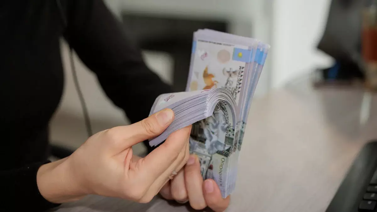 Кто получат единовременную выплату к 8 марта в Астане