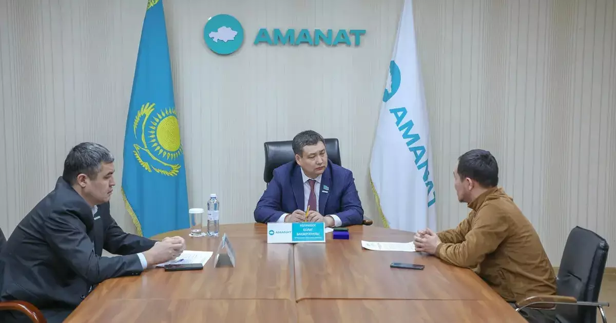   Апатты үйлер, су тапшылығы, жол мәселесі: депутат Болат Керімбек азаматтарды қабылдады   