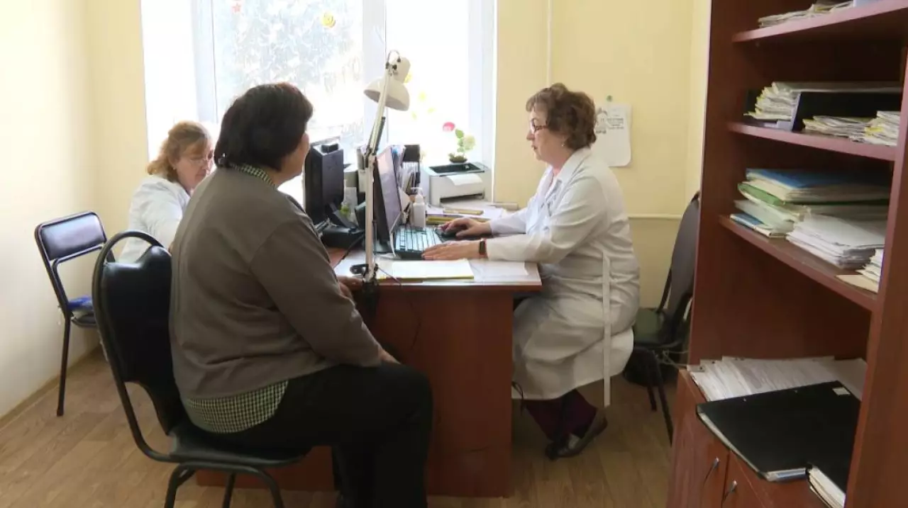 Вопрос дефицита медицинских кадров решают в Акмолинской области