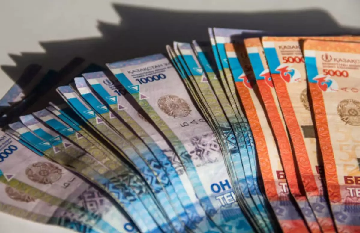 "Табысы төмен қазақстандықтарға мемлекеттен 432 мың теңге беріледі": Еңбек министрлігі тараған ақпаратқа қатысты мәлімдеме жасады