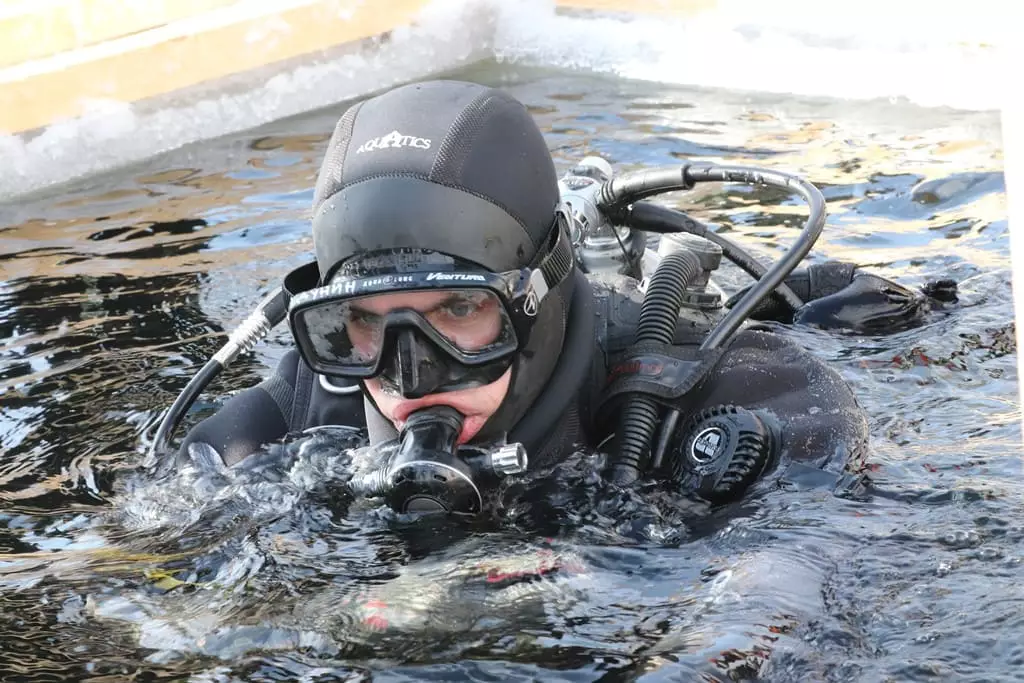 Спасатели-водолазы Беларуси, России и Казахстана обмениваются опытом в Минске.