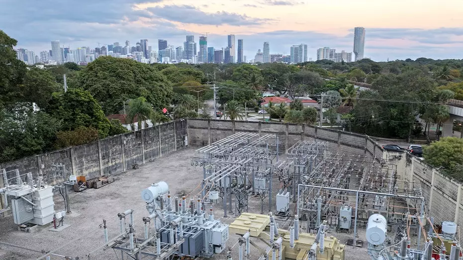 Американцы столкнулись с резким ростом счетов за электричество, так как повышение тарифов опережает инфляцию по всей стране.