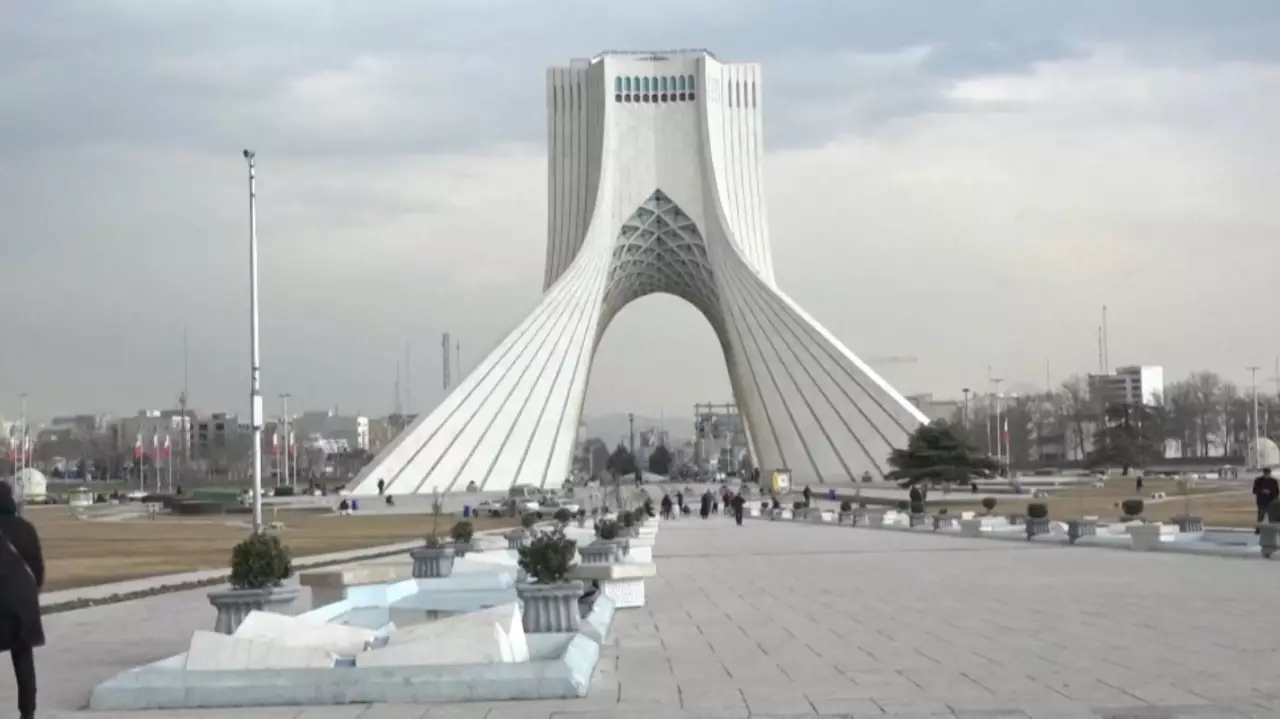 Иранға әскери қысым күшейді