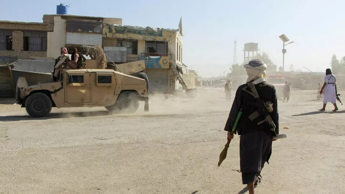 Пәкістан-Ауғанстан шекарасында жағдай ушықты: тараптар бір-біріне соққы жасады