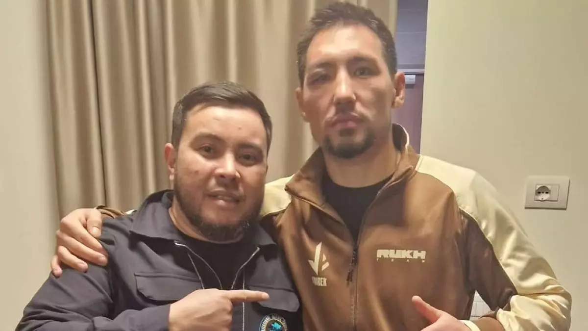 WBO мен ҚКБФ Жәнібек Әлімханұлын неліктен әртүрлі мерзімге шеттетті: федерация басшысы түсіндірді