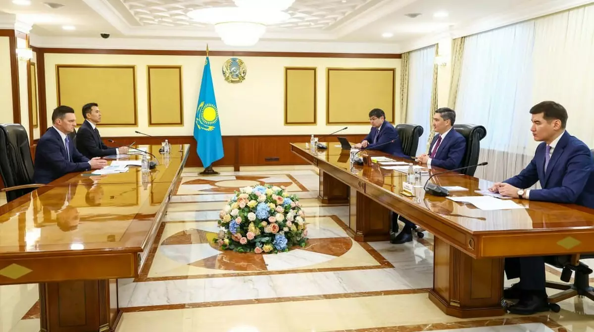 Бектенов и глава ЕАБР обсудили расширение инвестиционного сотрудничества в Казахстане