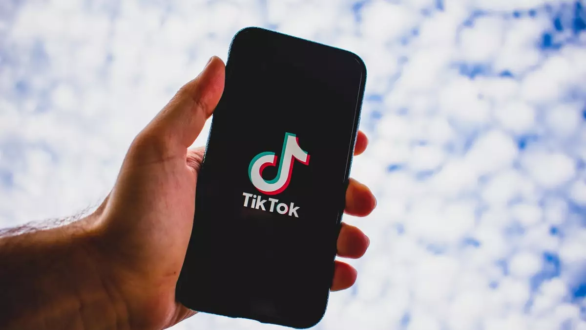 TikTok-тағы тұзақ: Шымкентте үлгерімдерін жақсартпақ болған студенттер алаяқтарға алданды