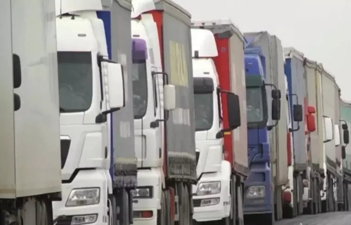 Водители застряли на границе между Казахстаном и Россией - новости на Lada.kz 27.02.2026
