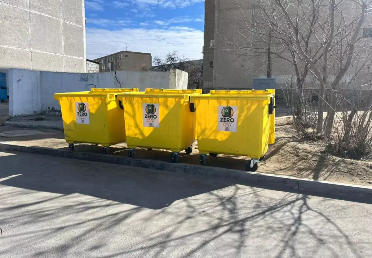 Мусорный передел в Актау: новый оператор предупредил о «мошенниках» и объяснил увеличение тарифа - новости на Lada.kz 27.02.2026