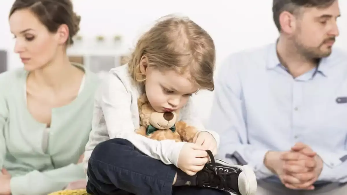 Ажырасқан ата-ана баланың психикасын қалай сақтай алады?