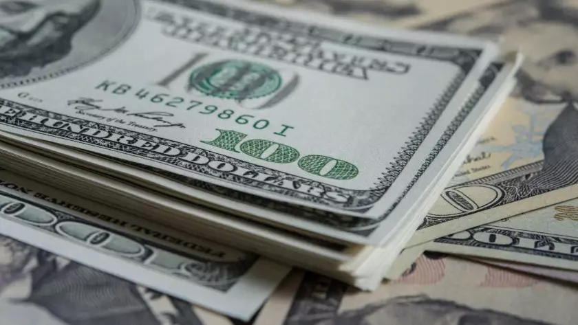 Доллар снова подешевел в Казахстане