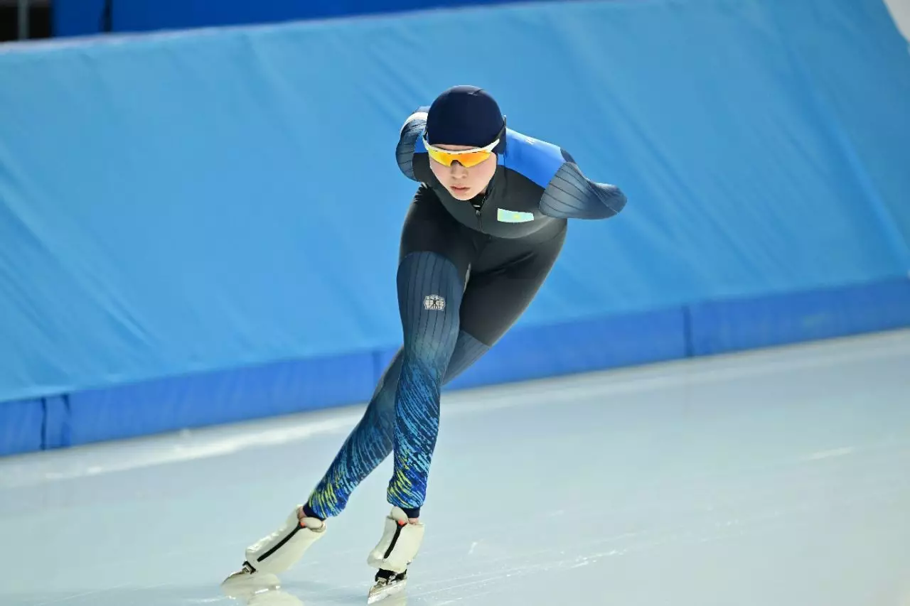 Казахстанская конькобежка завоевала золото юниорского ЧМ