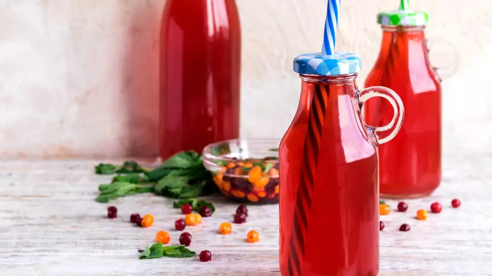 Алматинец заказал доставку еды и оказался в больнице с химическим ожогом