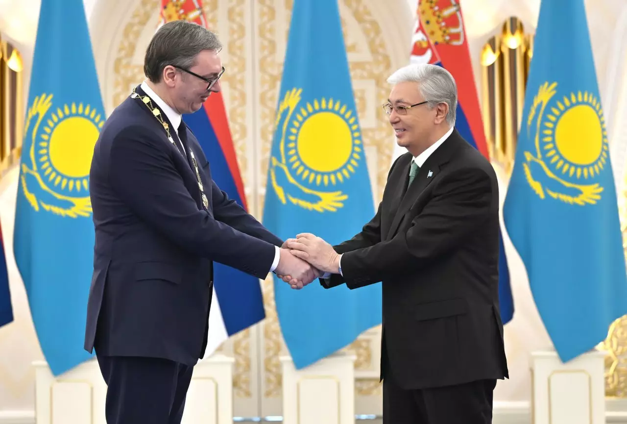 Қасым-Жомарт Тоқаев пен Александр Вучич Бірлескен мәлімдеме қабылдады