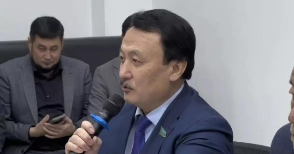  Айтыскерлер жаңа Конституцияға өлеңмен қолдау білдірді 