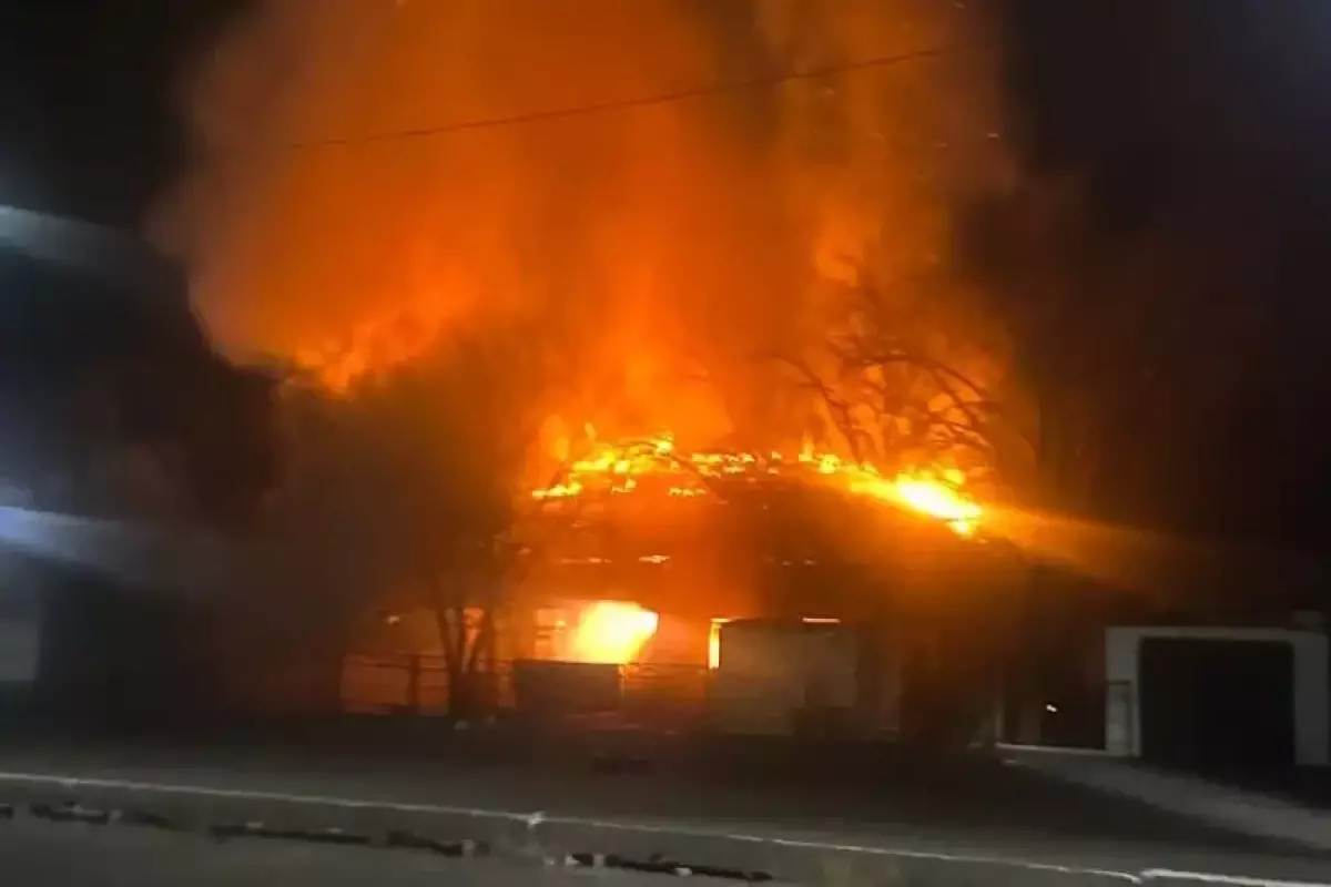 Семь человек погибли при взрыве в кафе в казахстанском Щучинске.