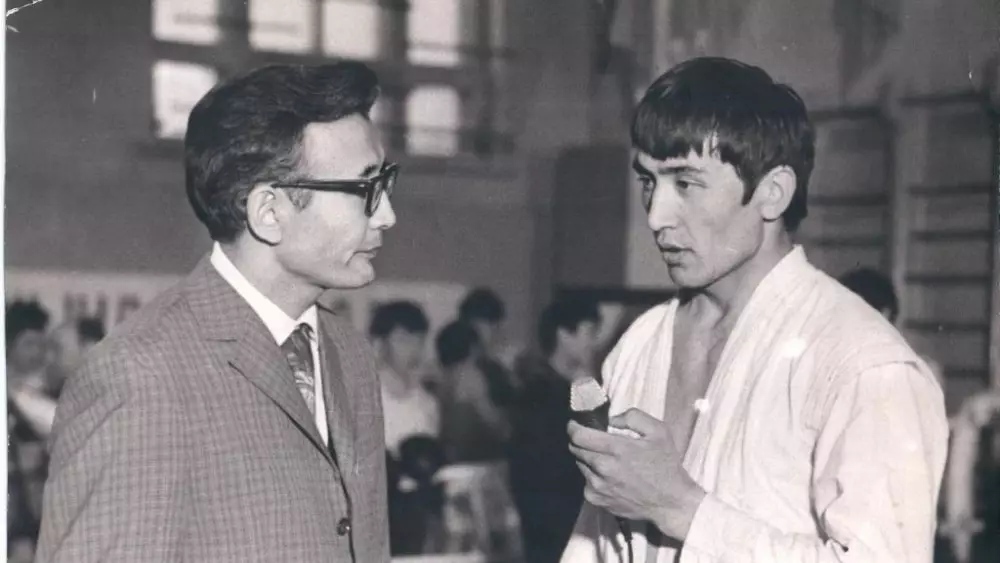 «Қазақшаны алып тастаңдар» дейтін»: қазақтың тұңғыш спорт комментаторы жайлы не білесіз?