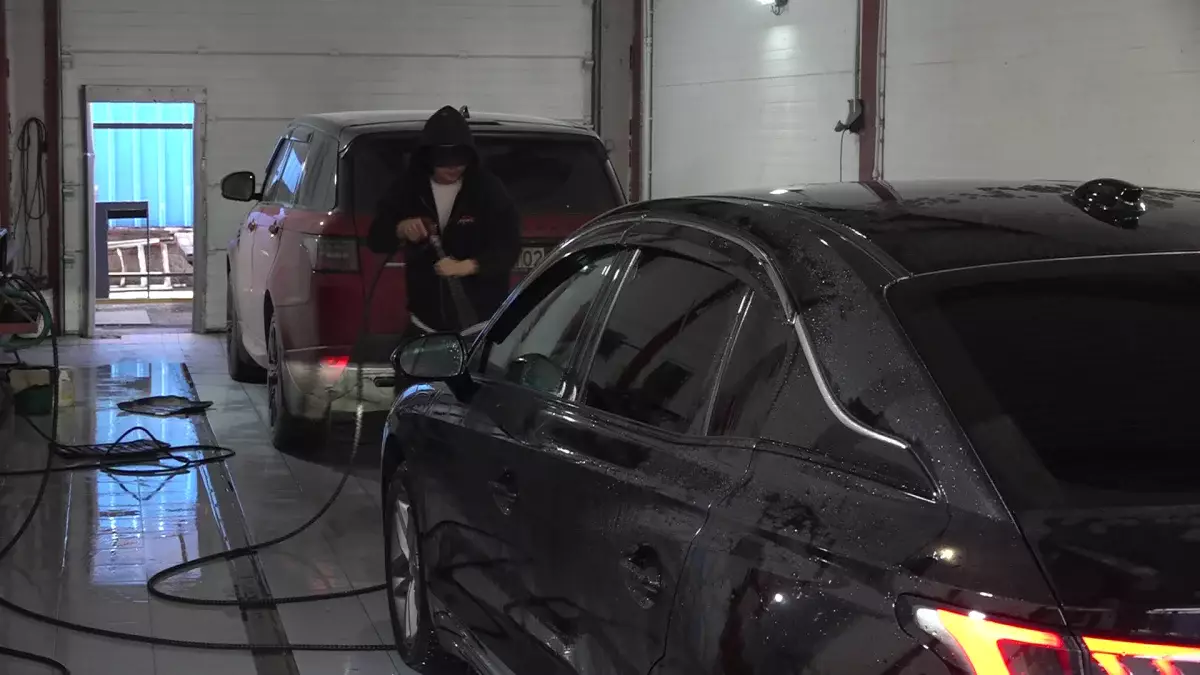 Алматыда су үнемдемеген көлік жуу орындарының жұмысы тоқтады