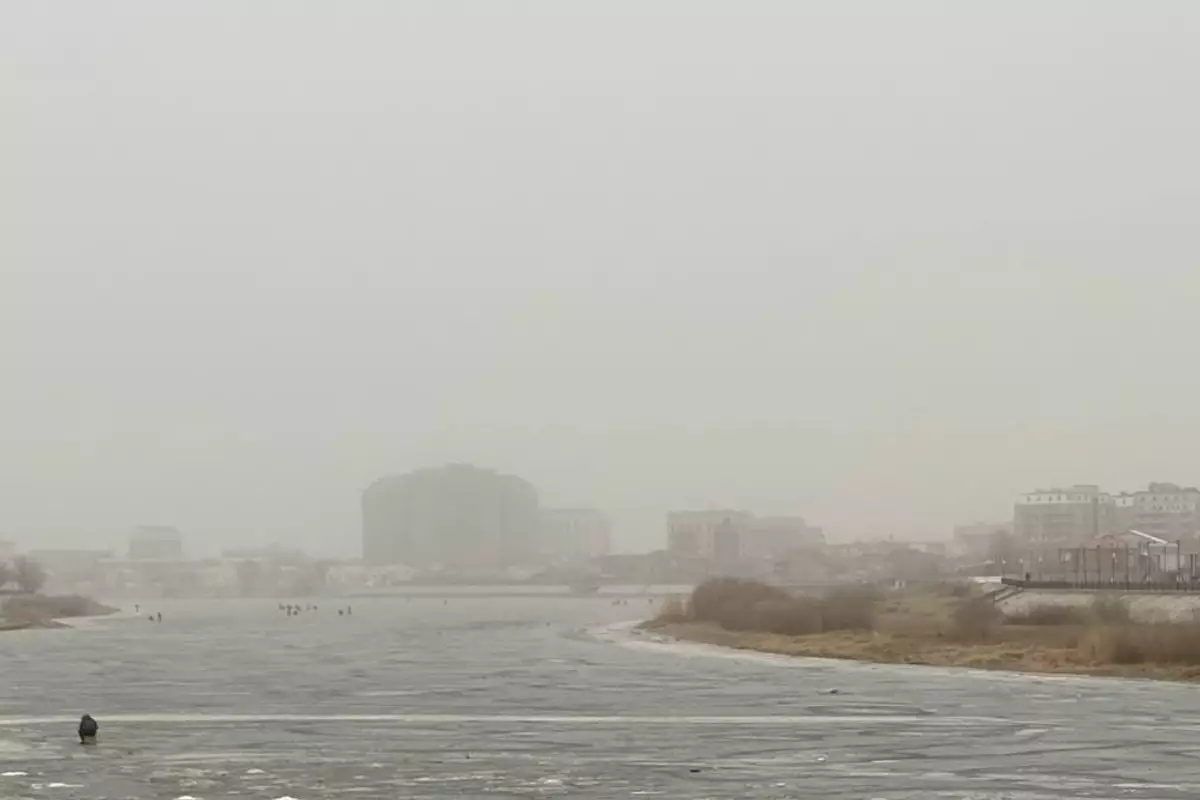 Пылевая буря накрыла Атырау