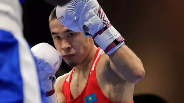 Қазақ боксшы жүлде үшін айқаста мерзімінен бұрын жеңіске жетті