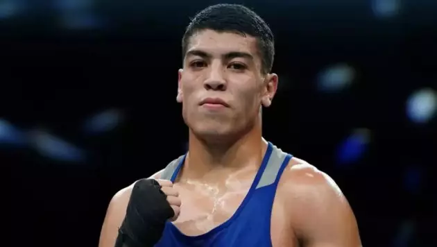 Қазақстан боксшысы кіші ӘЧ-де америкалықты жартылай финалға өткізбеді