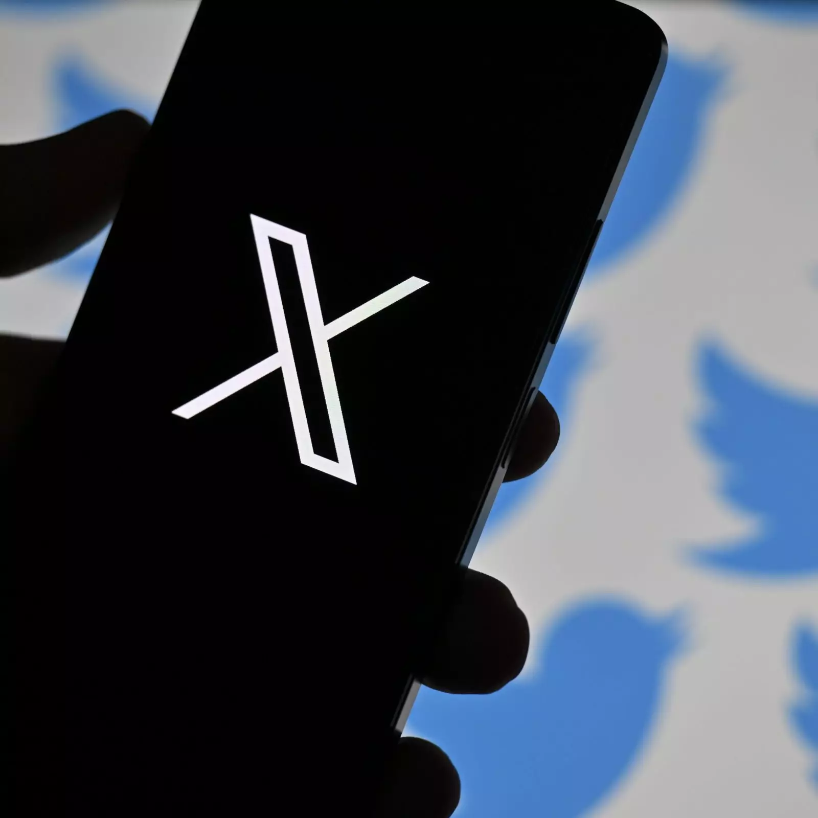 Казахстан рассматривает полный запрет смартфонов в школах