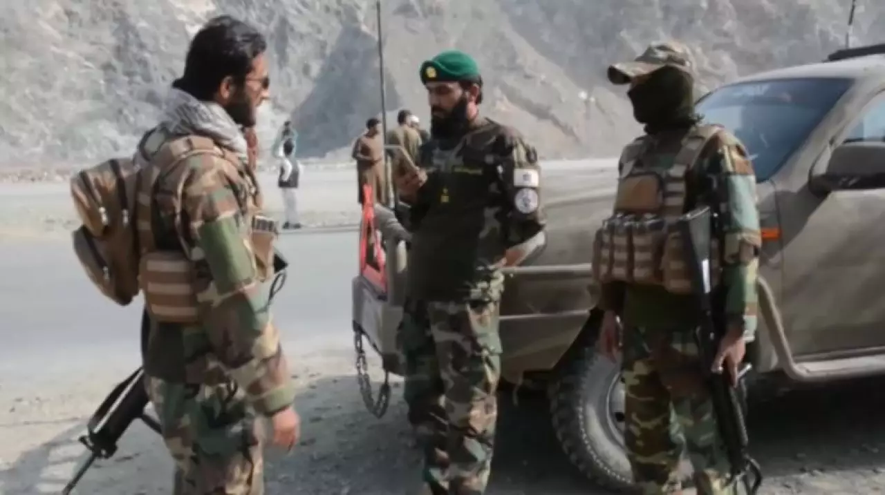 Афганистан атаковал военные базы Пакистана