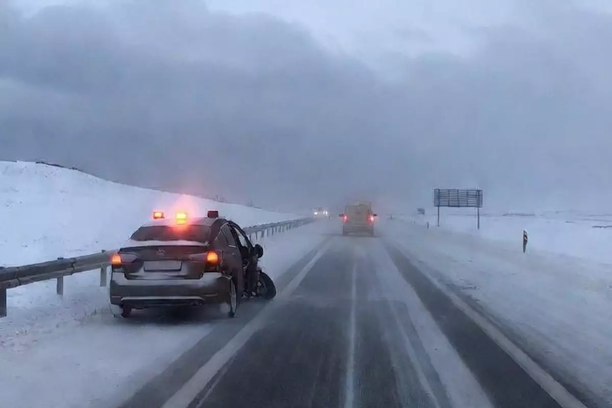 Водитель покинул место ДТП на трассе Павлодар-Астана, но суд не лишил его прав​