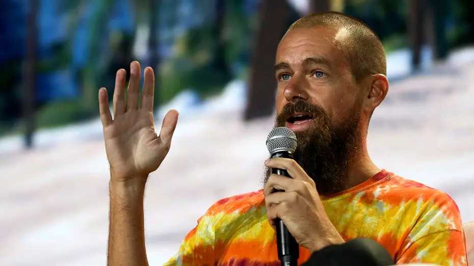 Джек Дорси уволил почти половину сотрудников Block на фоне масштабного перехода на искусственный интеллект.