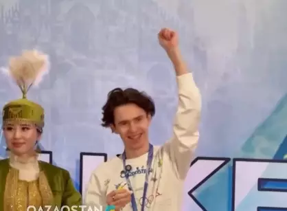 Михаила Шайдорова с оркестром встретили в Алматы