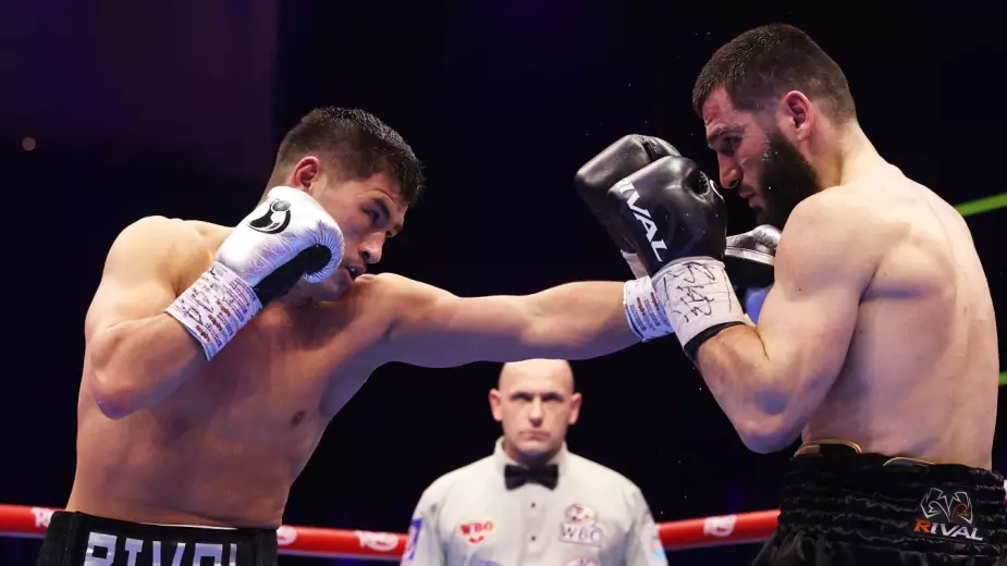 Бивол и Бетербиев вылетели из топ-10 ESPN. Известна причина