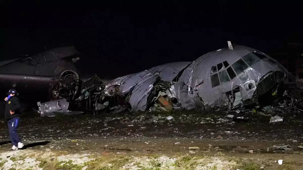 15 адам мерт болды: Боливияда ақша тиеген ұшақ жолға құлады