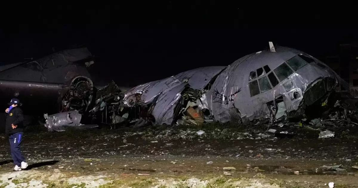  `20 адам қаза тапты`: Мемлекеттік маңызы бар дүниені тасымалдаған ұшақ апатқа ұшырады (ФОТО) 