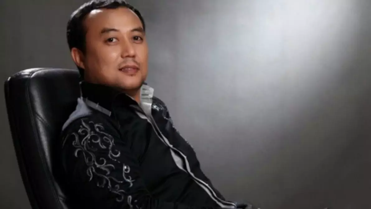 “Әкем мен шешемнің дүниеден озғанына шүкір” дедім". Саят Медеуов әке-шешесінің өлімі жайлы айтып, "саясаттың құрбаны" болмағанын жеткізді