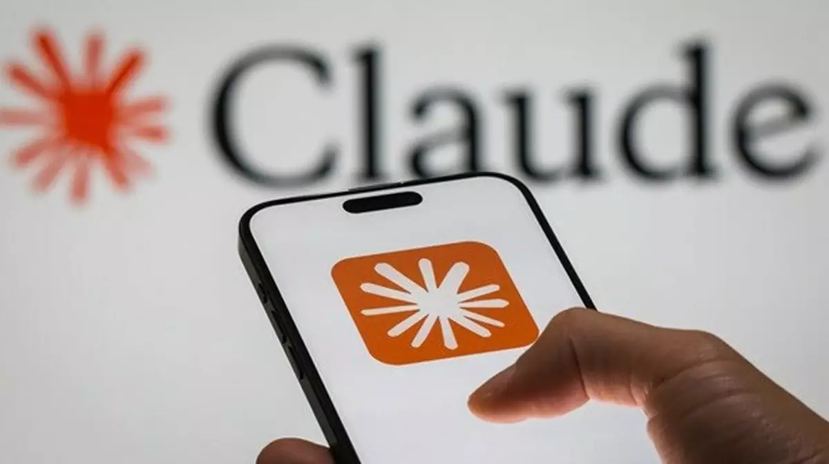 Пентагон разорвал сотрудничество с Anthropic из-за отказа снять ограничения на ИИ-слежку