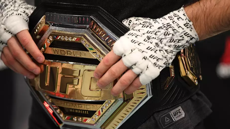 Перейра оставил титул UFC. Известны кандидаты на чемпионский пояс