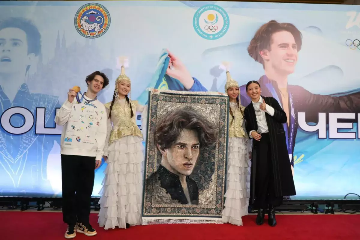 Алматы XXV қысқы Олимпиада ойындарының чемпионы Михаил Шайдоровты қарсы алды