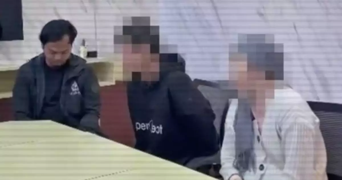  Индонезия полициясы Ломбок аралында атыраулық ерлі-зайыптыны қалай ұстады 