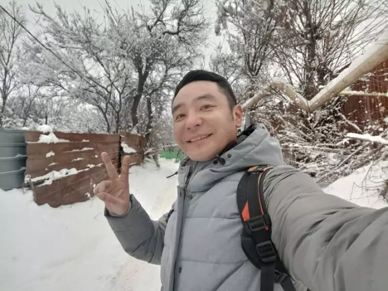 Чёрное авто и обыск: в Алматы задержали активиста Улана Шамшета