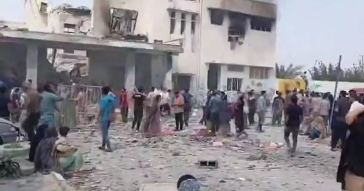  `40 оқушы үйінді астында қалып, қаза тапты`: Ирандағы жарылыстан кейін мектеп түгелдей қирап қалды (ВИДЕО) 